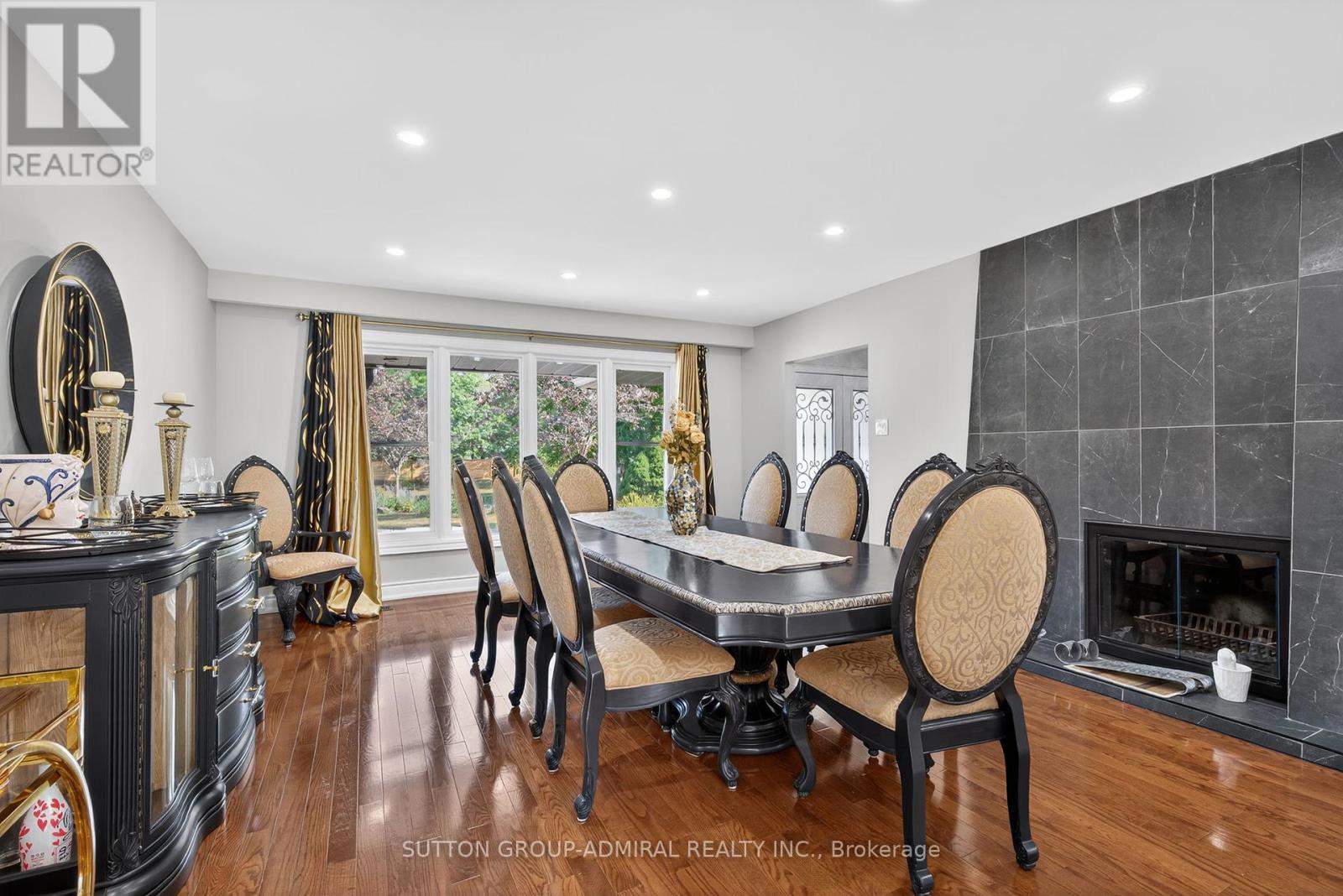 Photo 42 of 120 Lake Woods Drive, Whitchurchstouffville ON