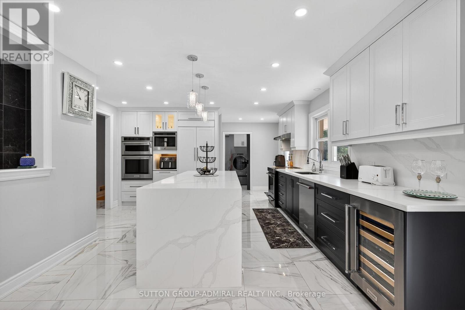 Photo 34 of 120 Lake Woods Drive, Whitchurchstouffville ON