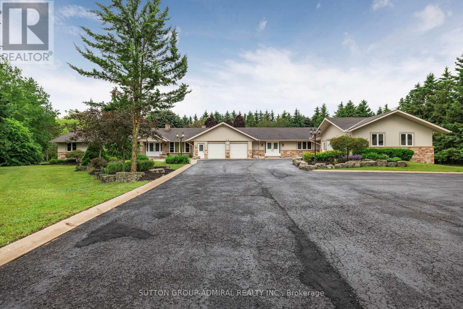 Photo 18 of 120 Lake Woods Drive, Whitchurchstouffville ON