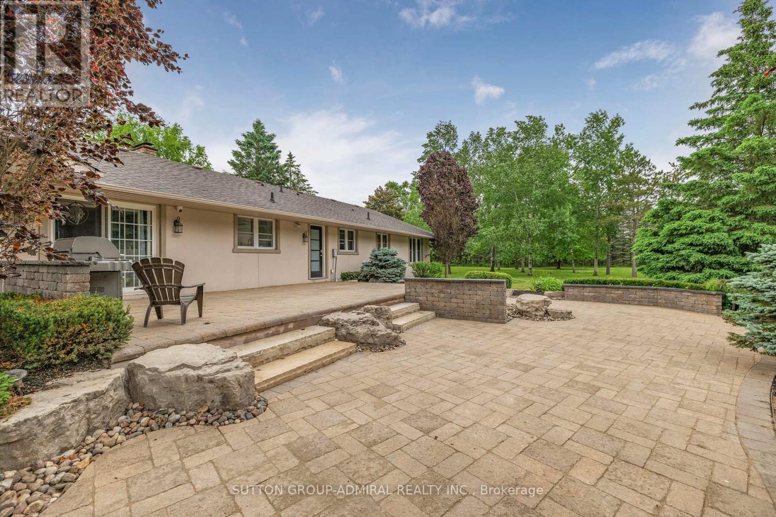 Photo 39 of 120 Lake Woods Drive, Whitchurchstouffville ON