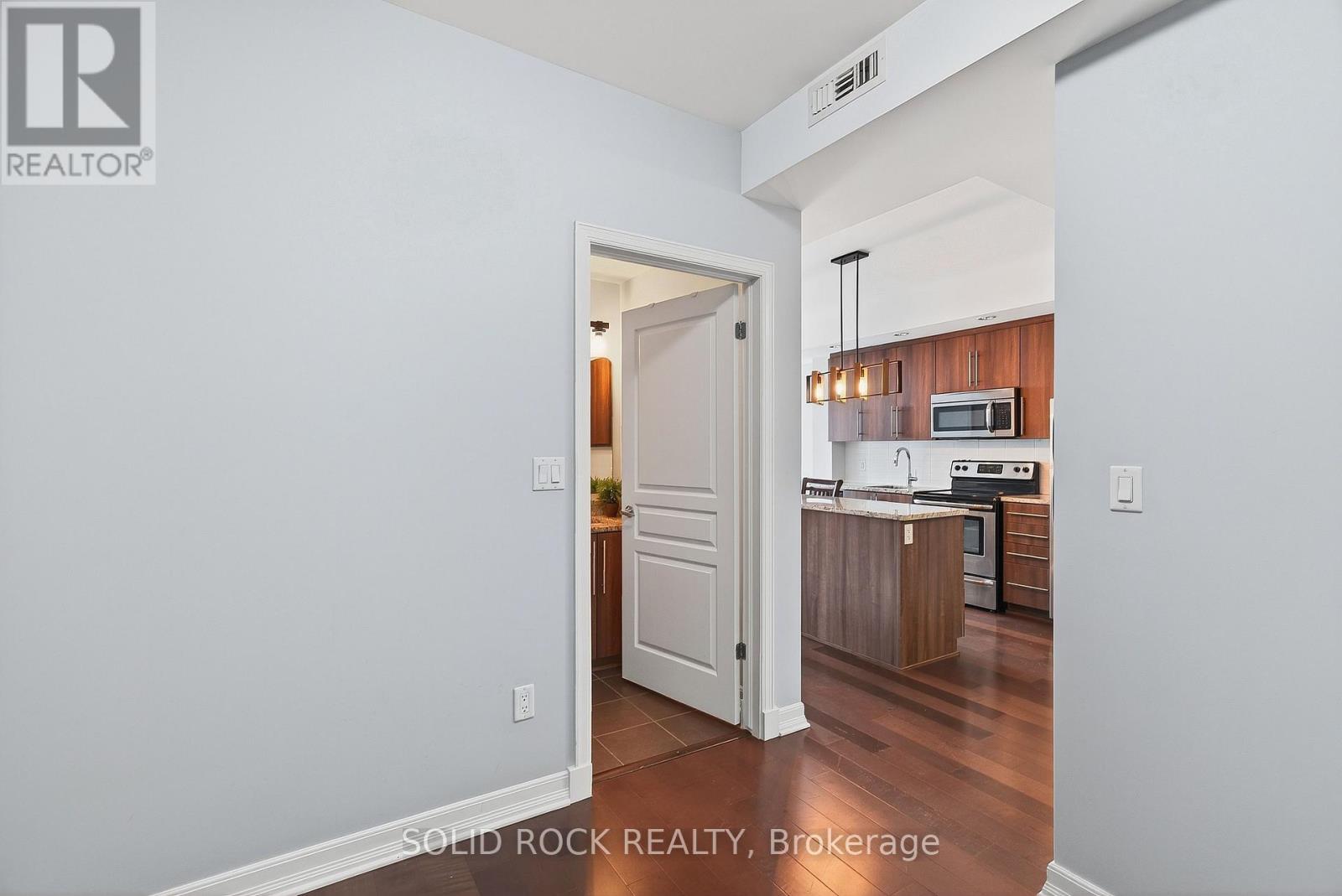 Photo 18 of 703 238 Besserer Street, Ottawa ON