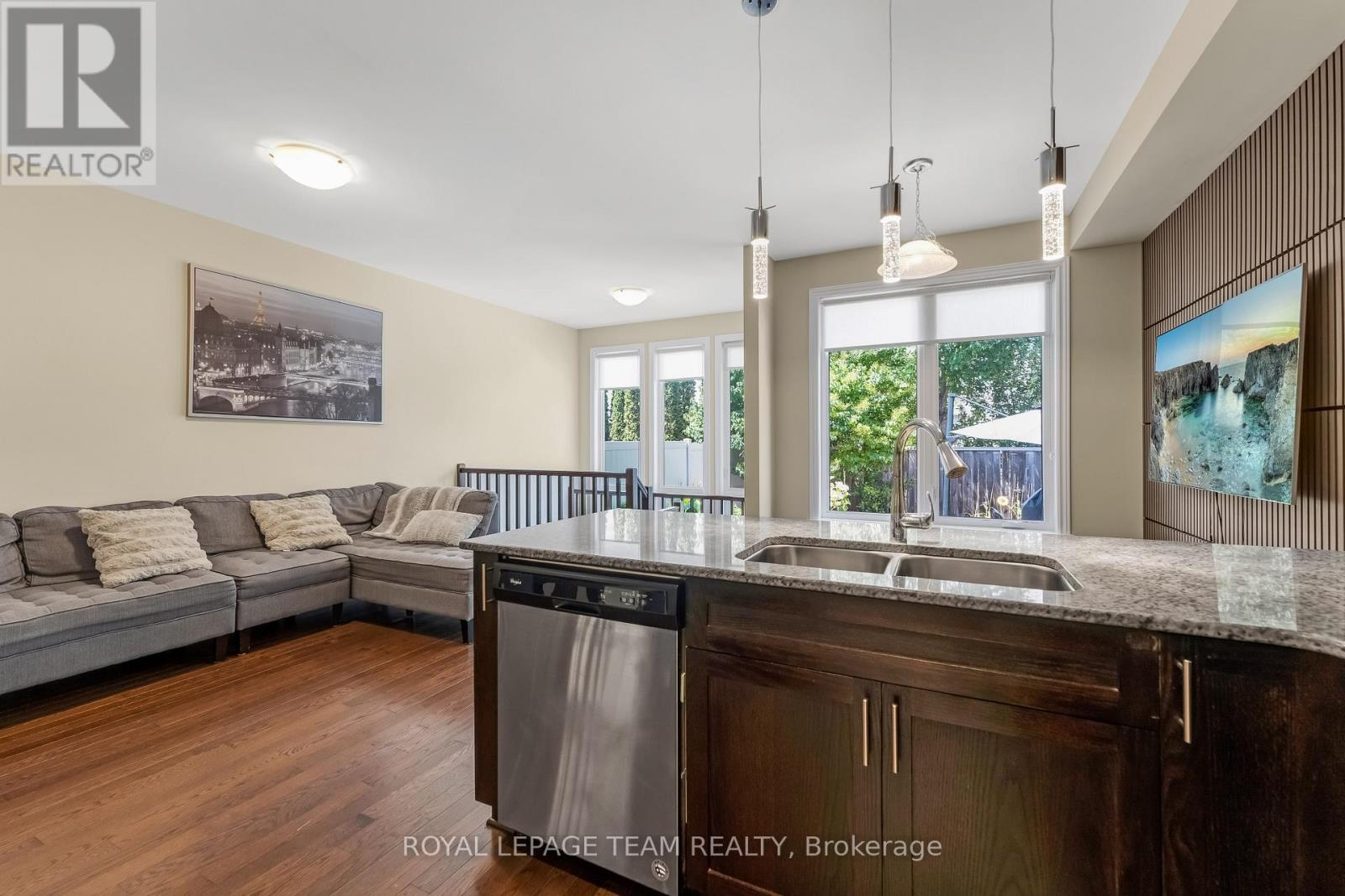 Photo 15 of 345 Alasken Drive, Ottawa ON