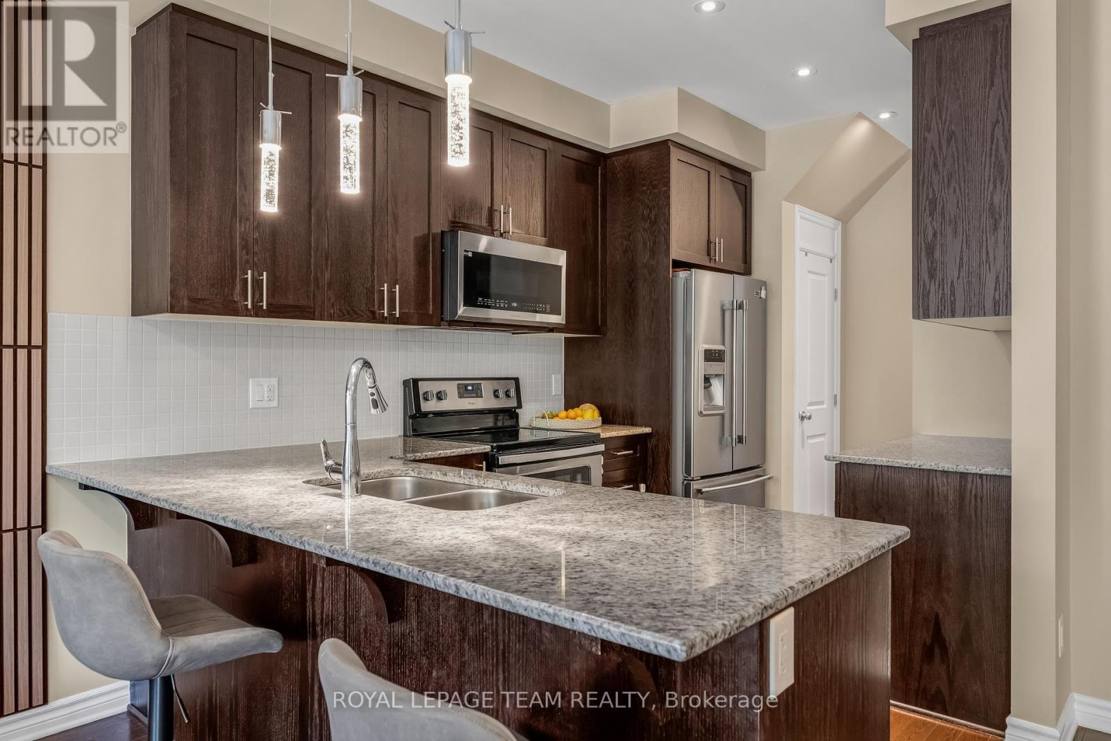 Photo 17 of 345 Alasken Drive, Ottawa ON