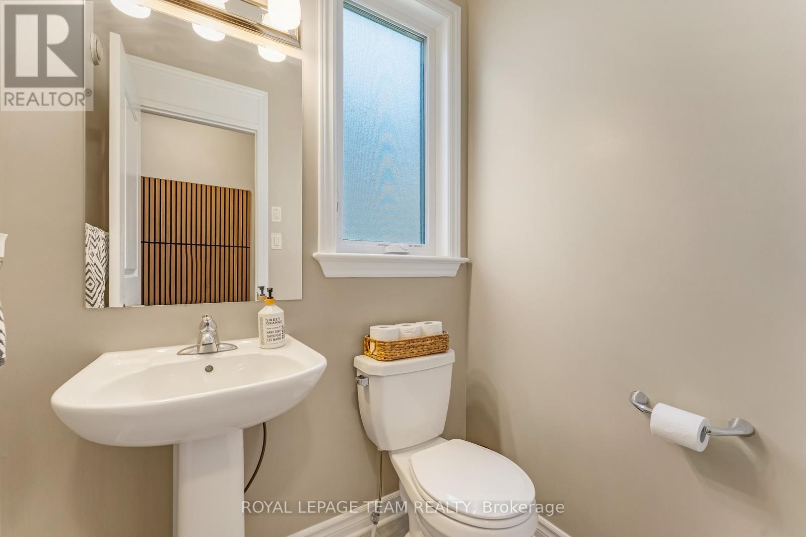 Photo 8 of 345 Alasken Drive, Ottawa ON