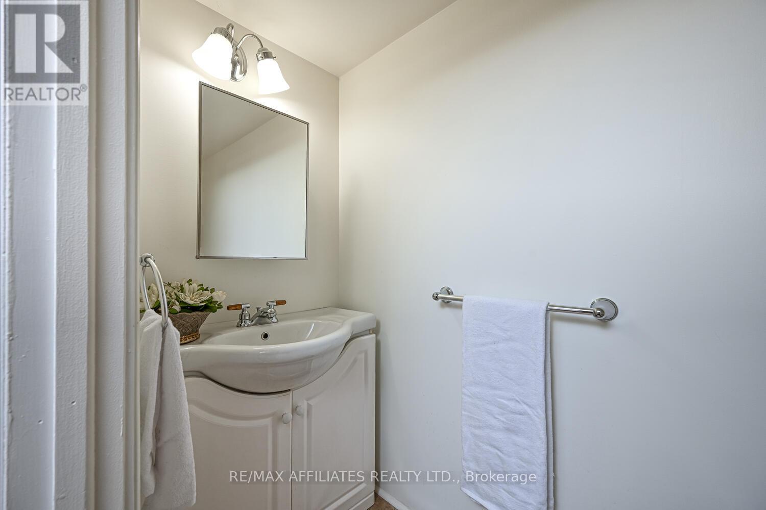 Photo 33 of 56 Marsha Drive, Smiths Falls ON
