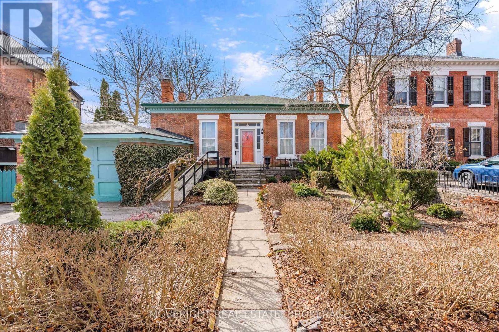 Photo 15 of 31 Yates Street, St Catharines ON