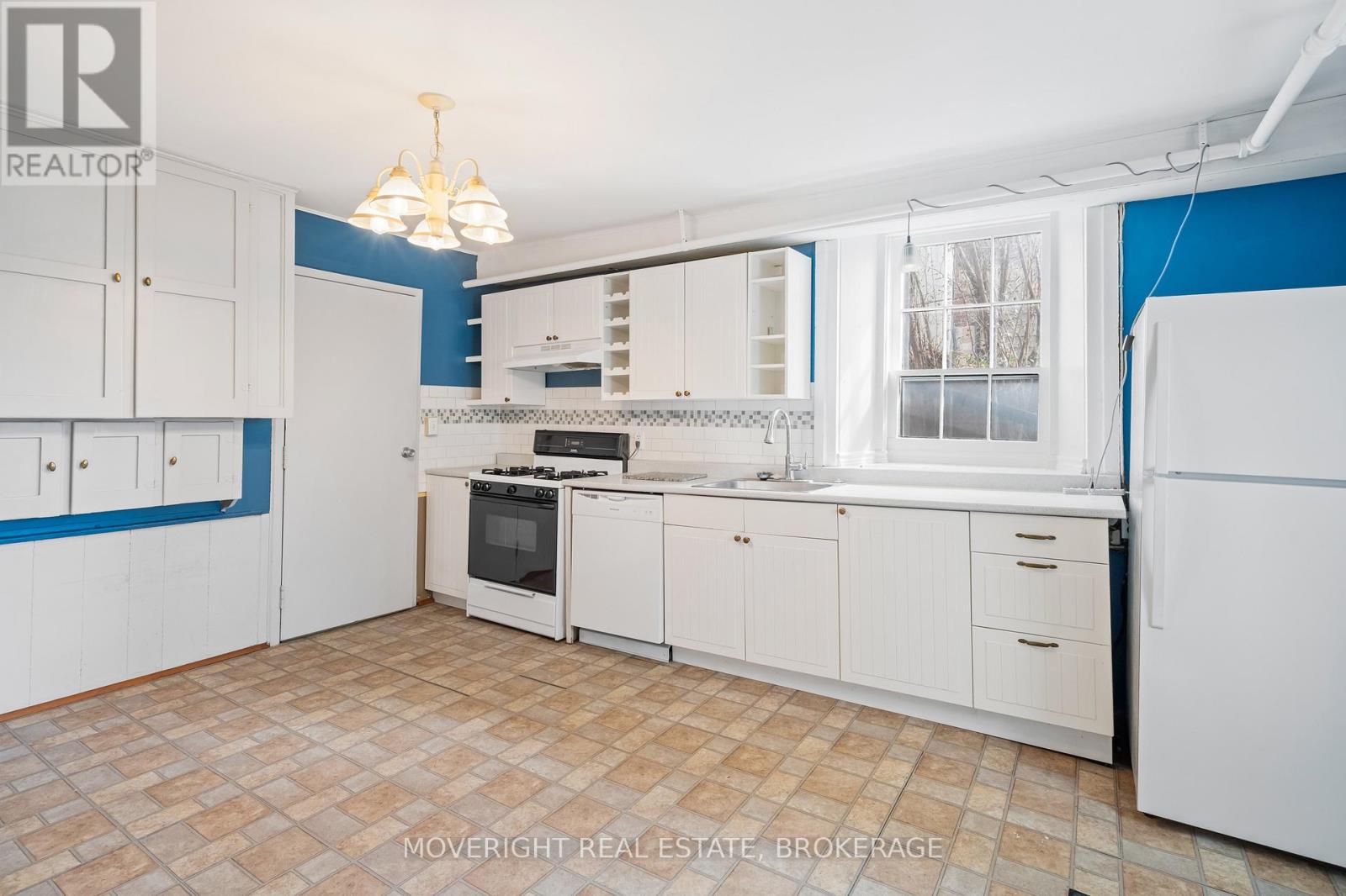 Photo 34 of 31 Yates Street, St Catharines ON