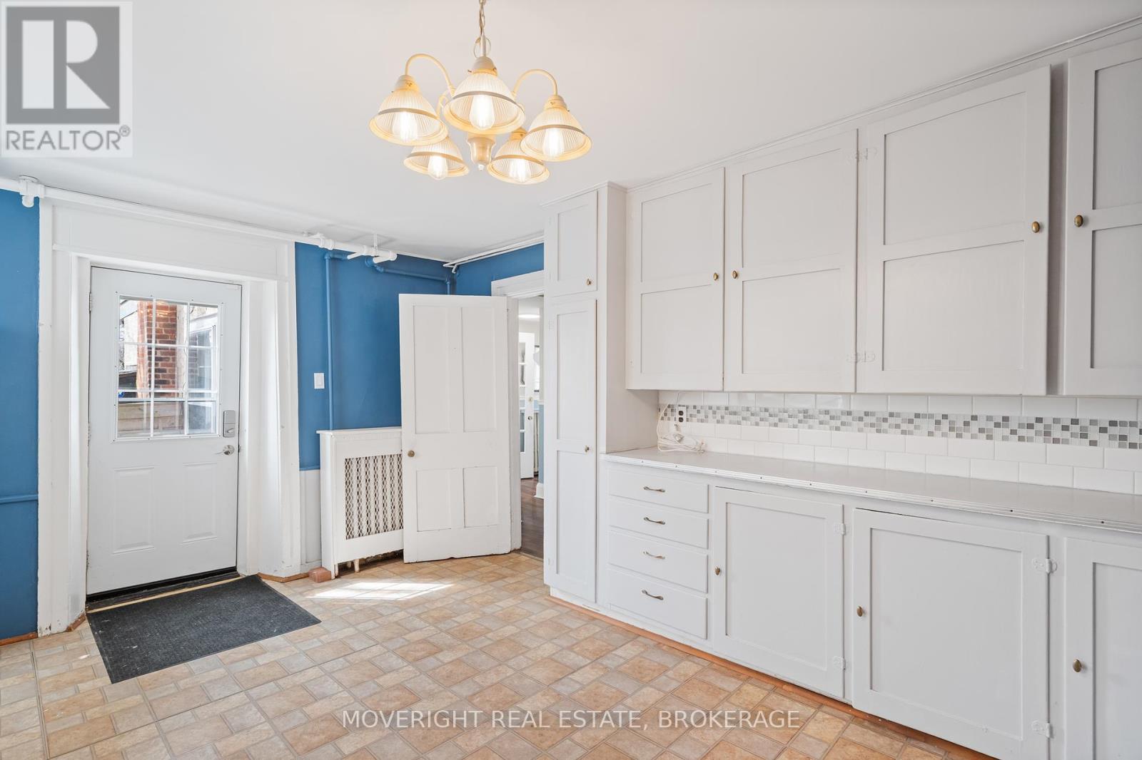 Photo 28 of 31 Yates Street, St Catharines ON