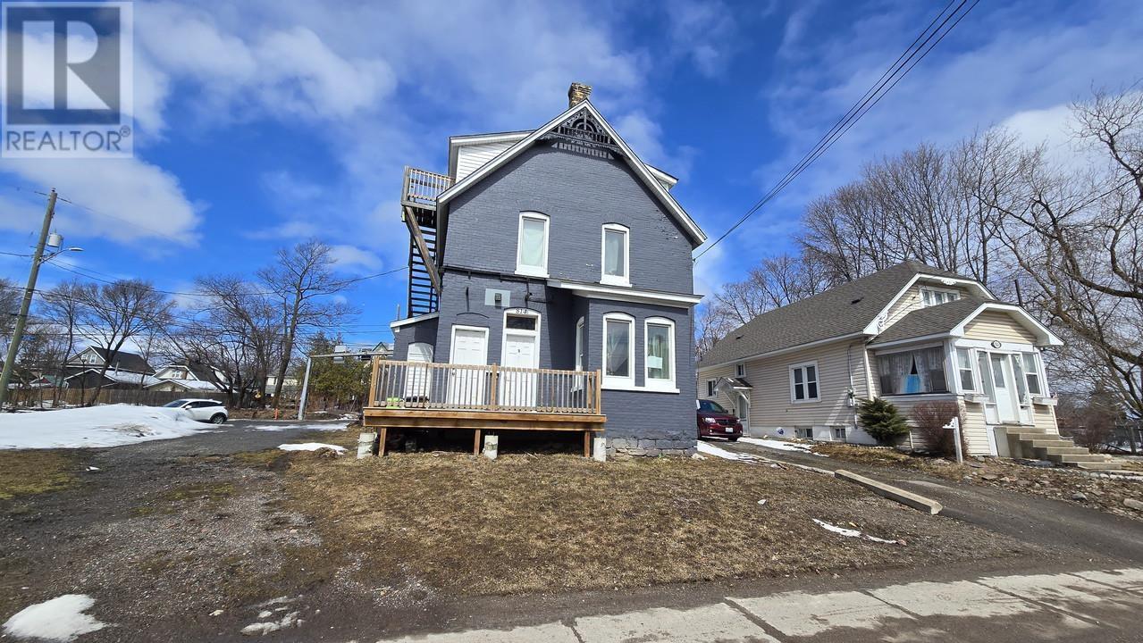 Photo 6 of 814 Wellington St E, Sault Ste Marie ON