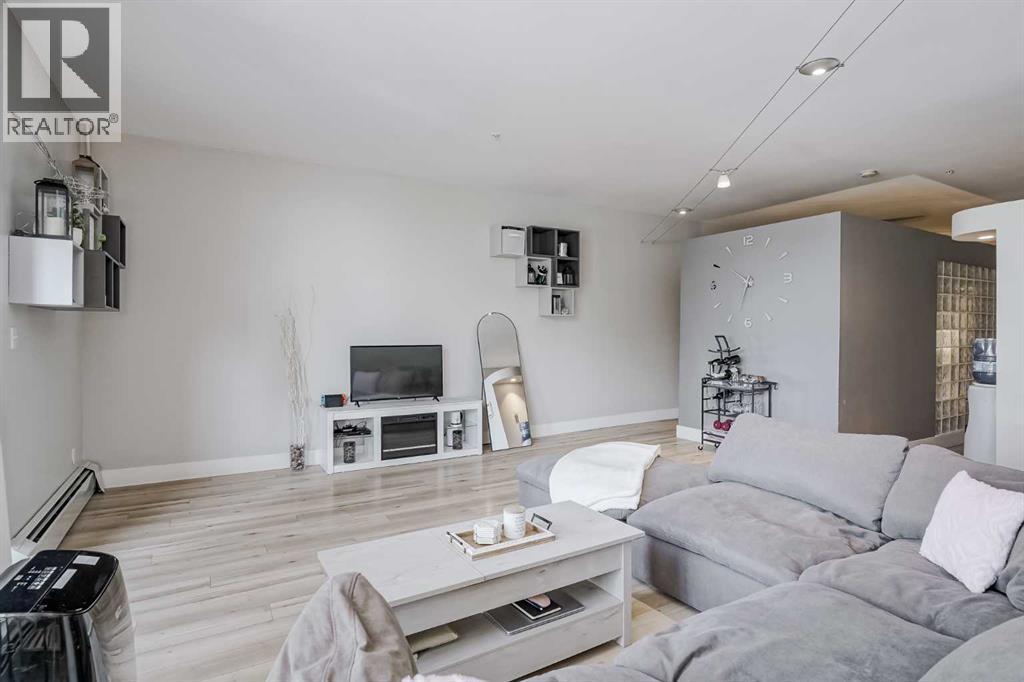 Single Family House Loft for Sale in   Glamis Drive SW Glamorgan Calgary 