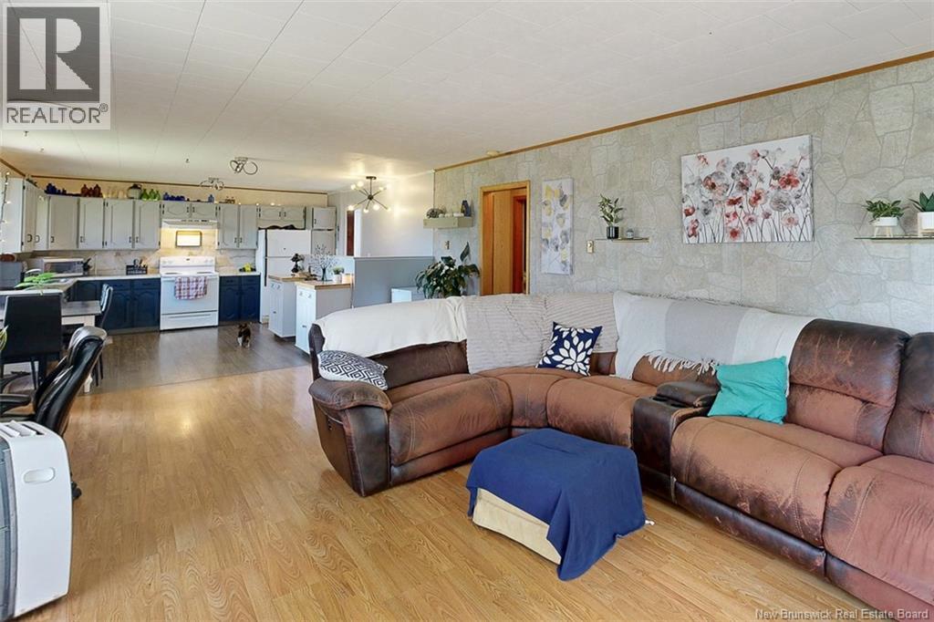 34 STACEY ROAD - 4