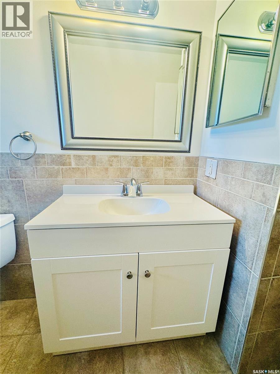 Photo 22 of 244 Logan Crescent, Regina SK