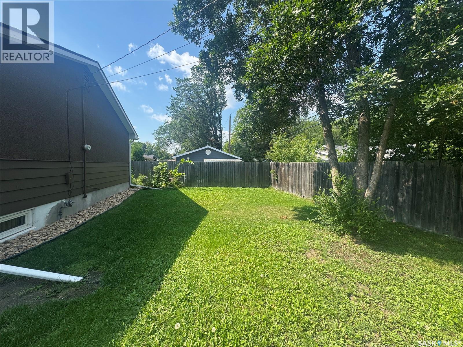 Photo 12 of 244 Logan Crescent, Regina SK
