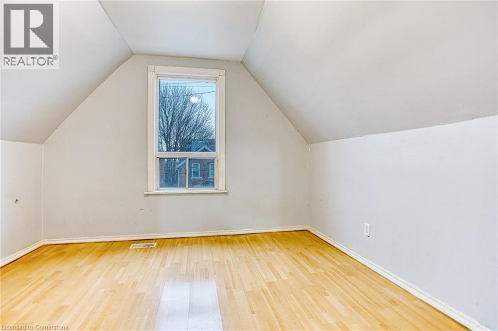 Photo 12 of 35 Niagara Street, Hamilton ON