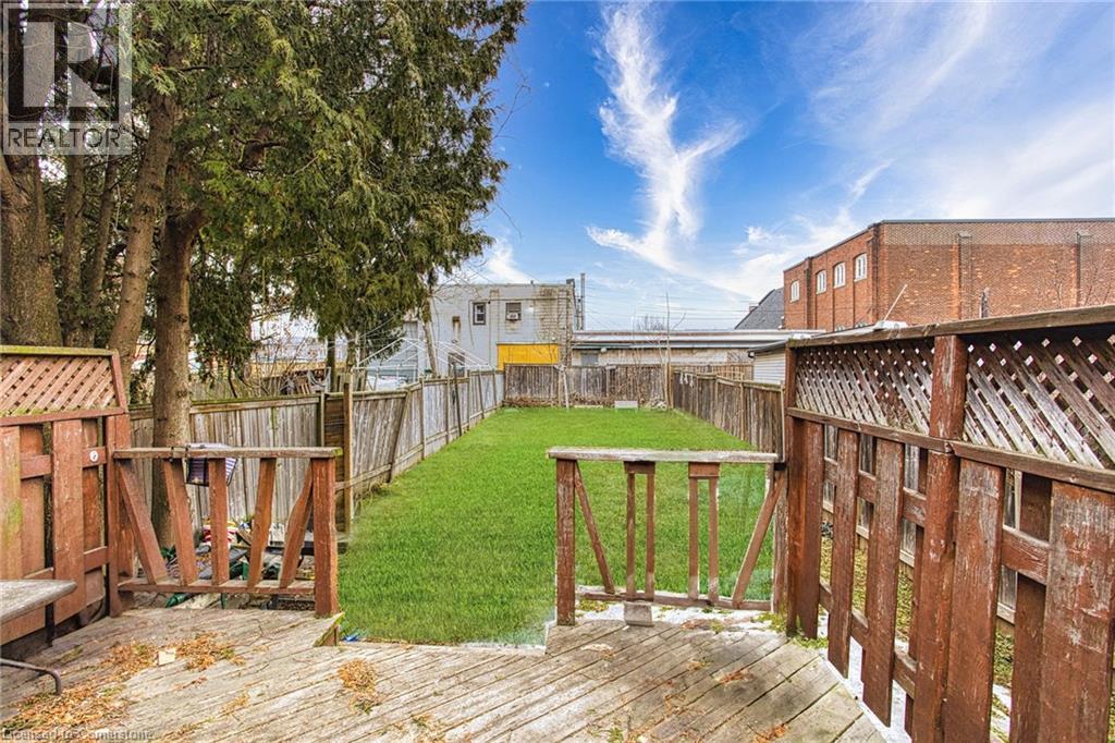 Photo 11 of 35 Niagara Street, Hamilton ON