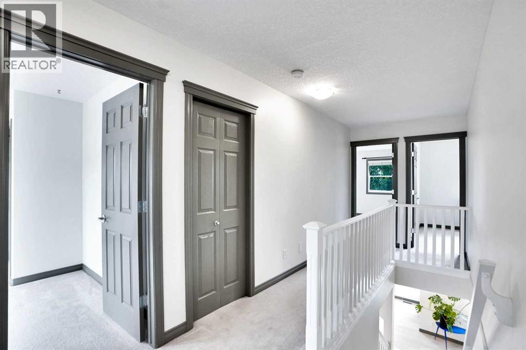 Single Family House for Sale in  Everhollow Park SW Evergreen Calgary 
