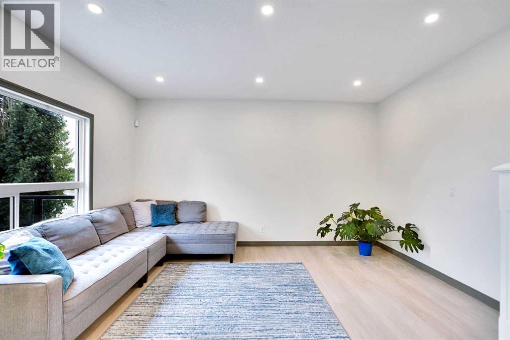 13 Everhollow Park SW, Calgary, Alberta