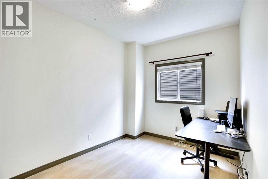 Single Family House for Sale in  Everhollow Park SW Evergreen Calgary 