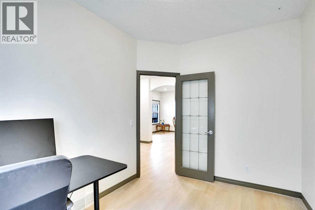Single Family House for Sale in  Everhollow Park SW Evergreen Calgary 