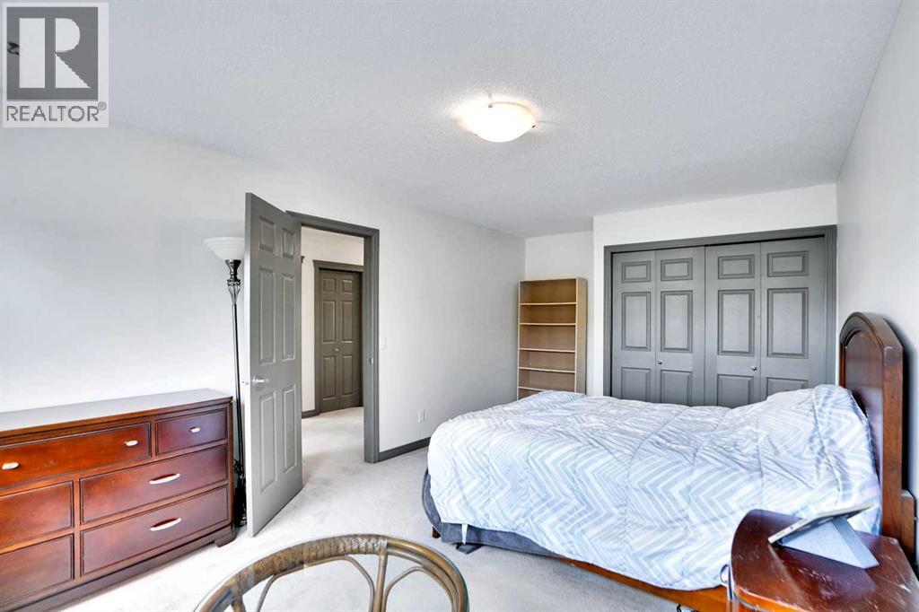 Single Family House for Sale in  Everhollow Park SW Evergreen Calgary 