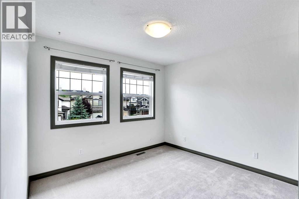 Single Family House for Sale in  Everhollow Park SW Evergreen Calgary 