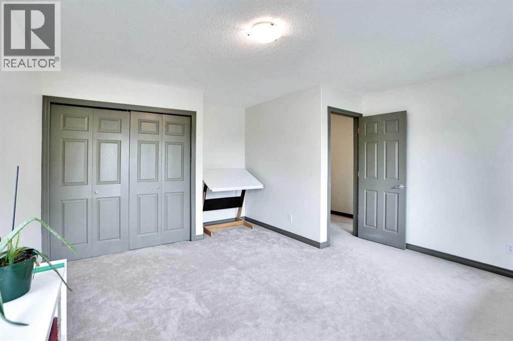 Single Family House for Sale in  Everhollow Park SW Evergreen Calgary 