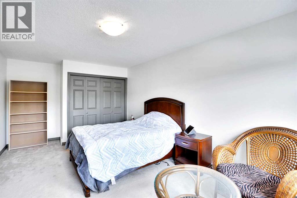 Single Family House for Sale in  Everhollow Park SW Evergreen Calgary 