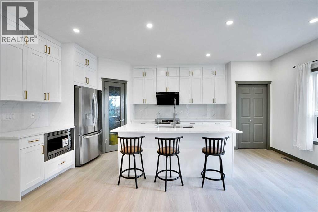 Single Family House for Sale in  Everhollow Park SW Evergreen Calgary 