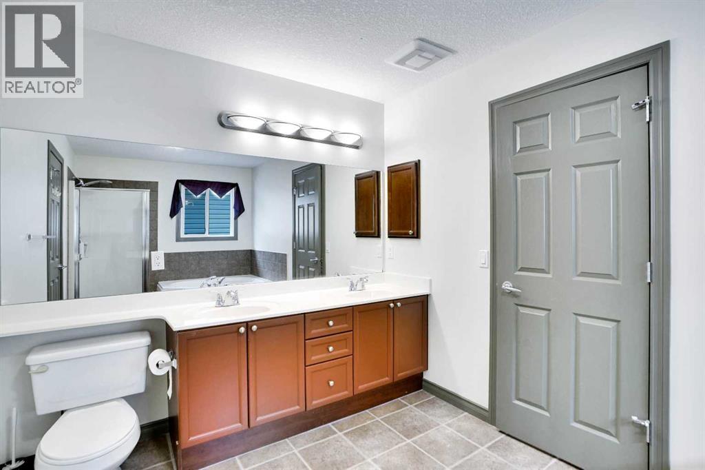 Single Family House for Sale in  Everhollow Park SW Evergreen Calgary 