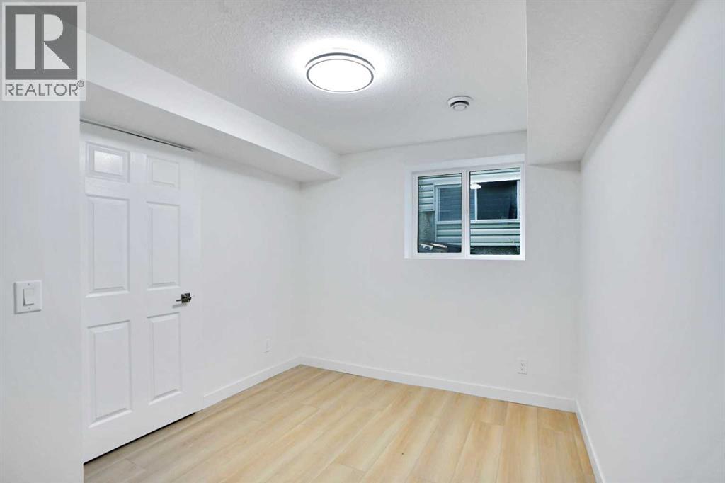Single Family House for Sale in  Everhollow Park SW Evergreen Calgary 