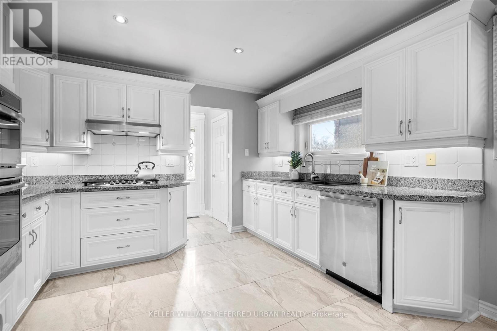 Photo 7 of Upper 181 Centennial Road, Toronto ON