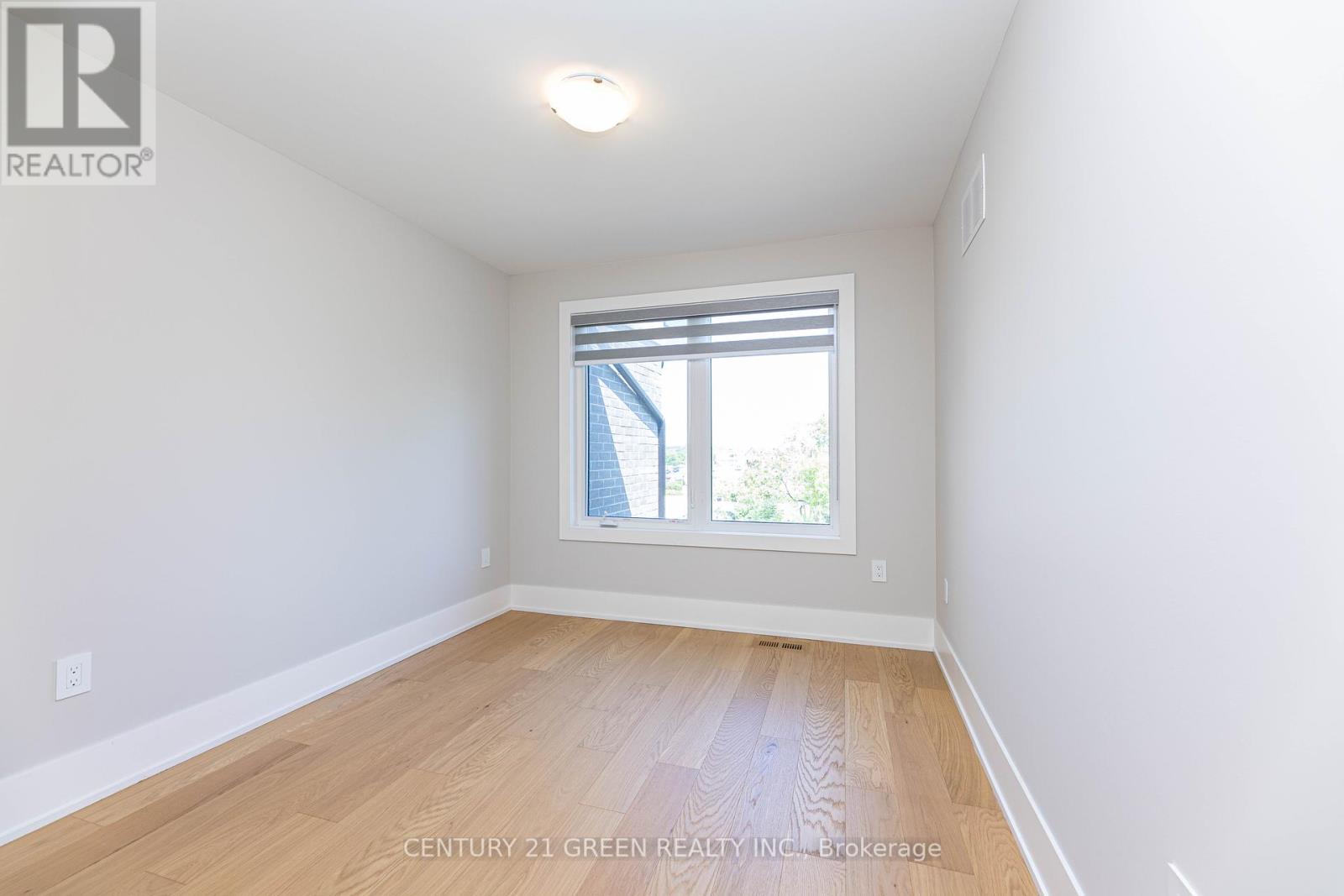 Photo 33 of 20 Sunset Beach Road, Richmond Hill ON
