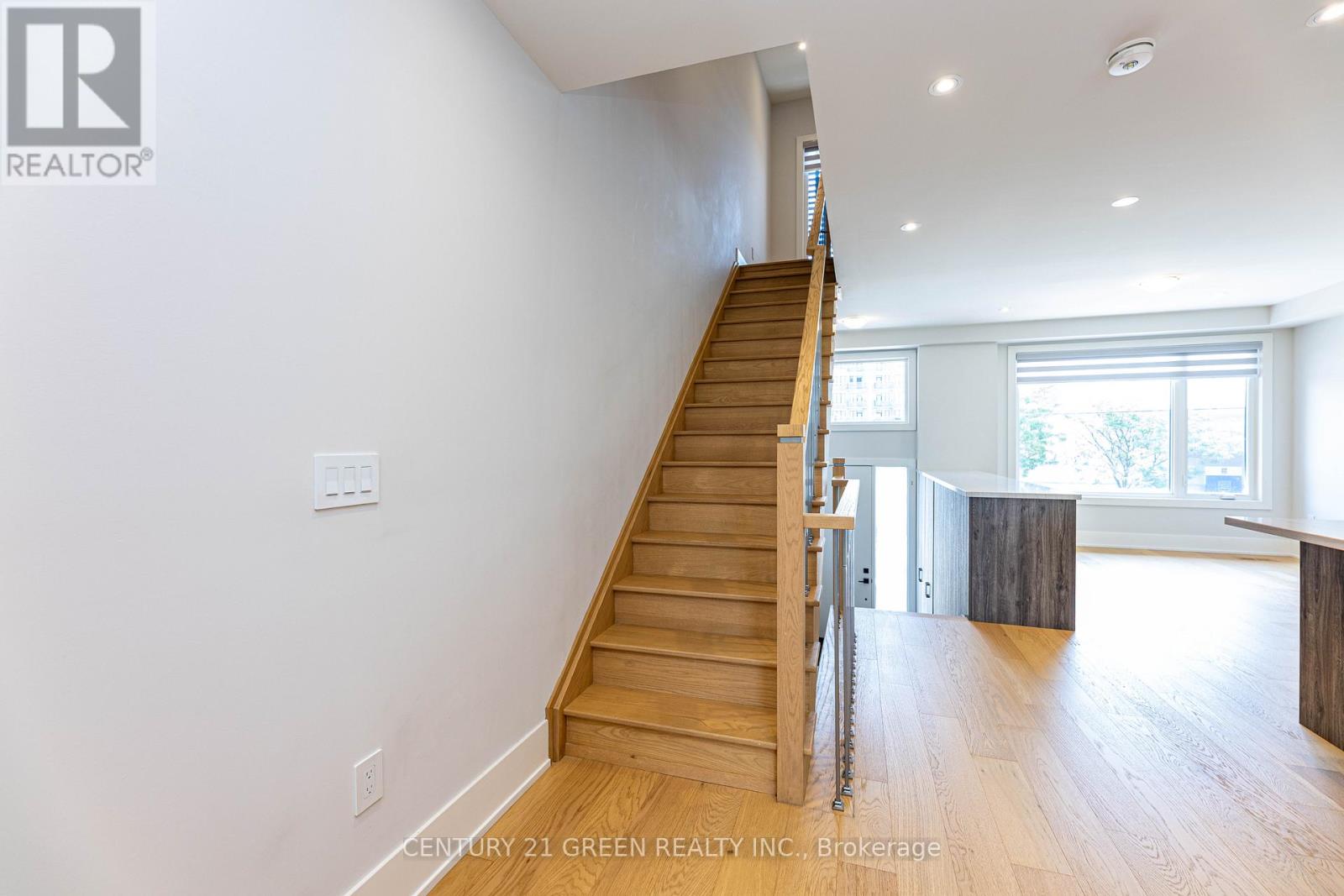Photo 29 of 20 Sunset Beach Road, Richmond Hill ON