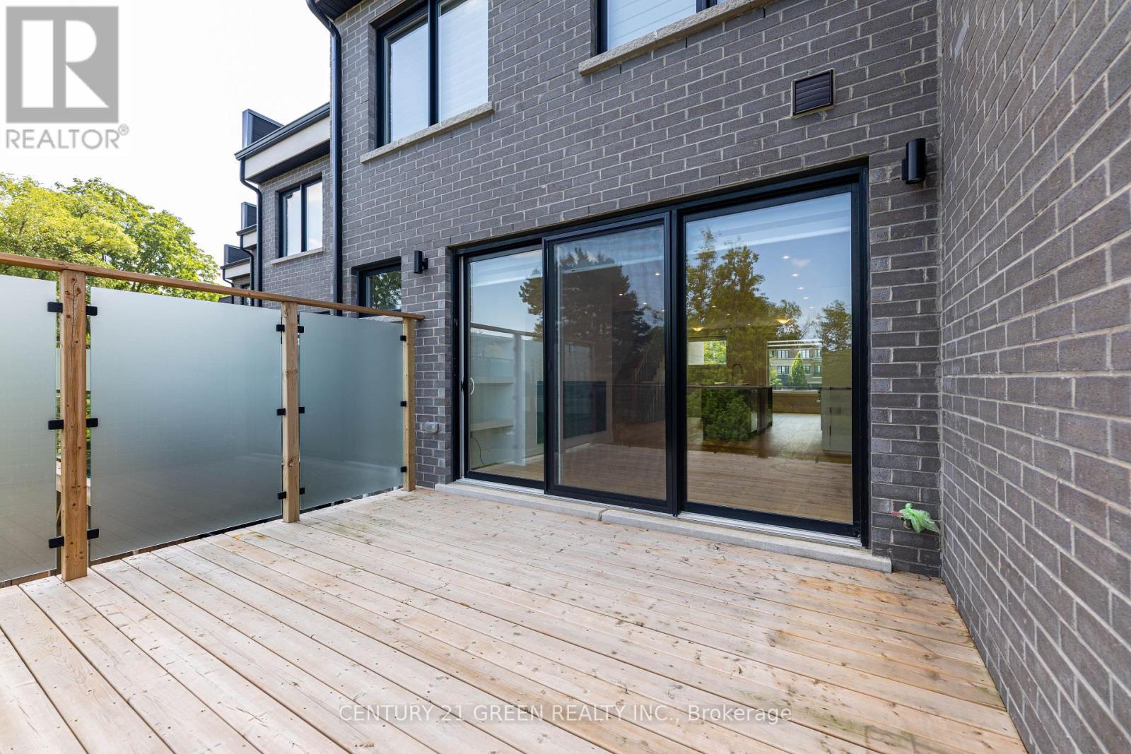 Photo 25 of 20 Sunset Beach Road, Richmond Hill ON