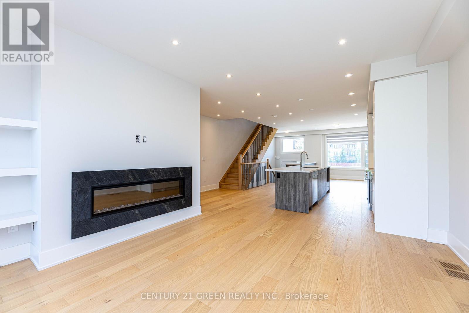 Photo 24 of 20 Sunset Beach Road, Richmond Hill ON