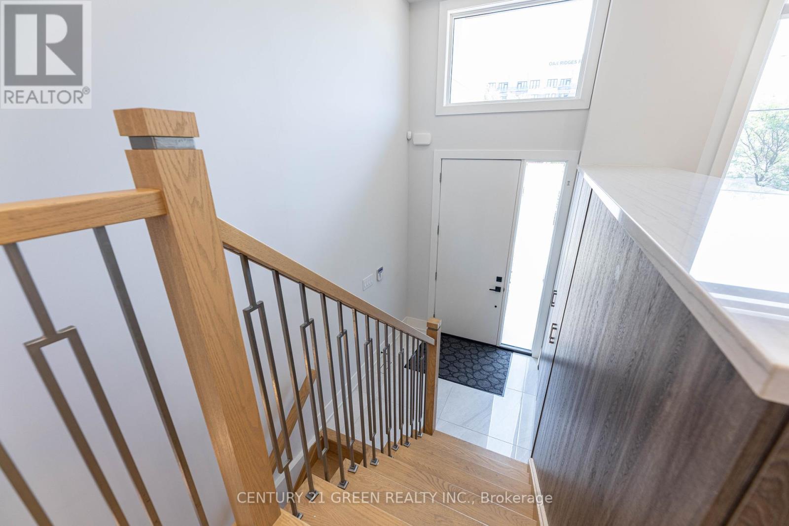 Photo 32 of 20 Sunset Beach Road, Richmond Hill ON