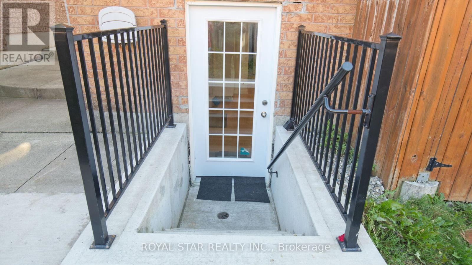 Photo 38 of 13 Waterdale Road, Brampton ON