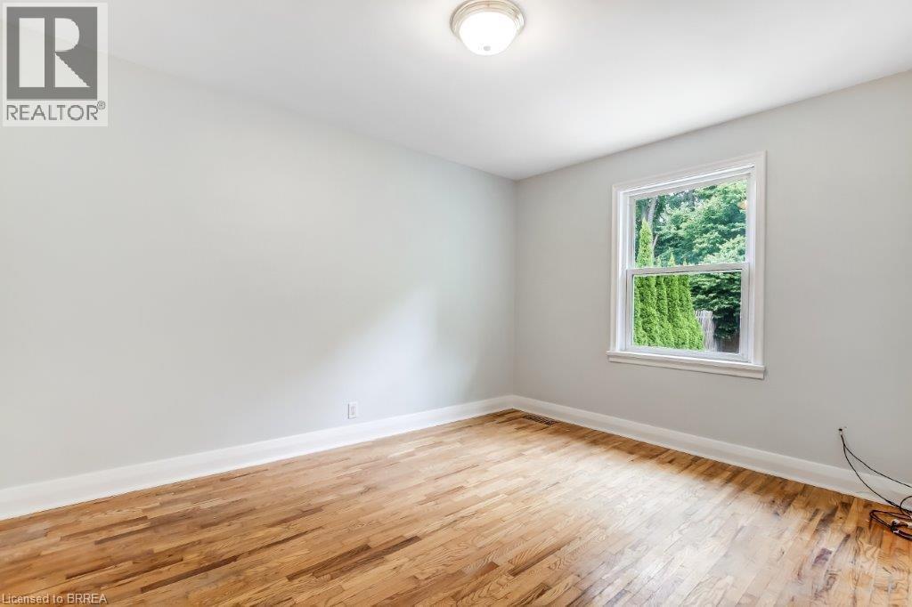 Photo 7 of 25 Henry Street, Brantford ON
