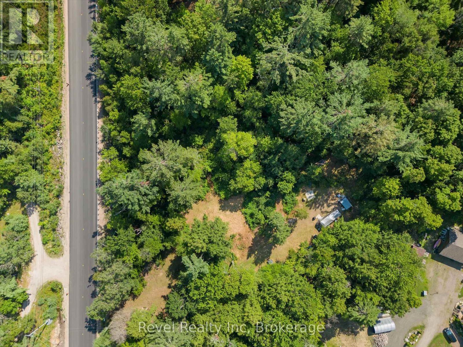 Photo 15 of 2762 118 Highway E, Bracebridge ON