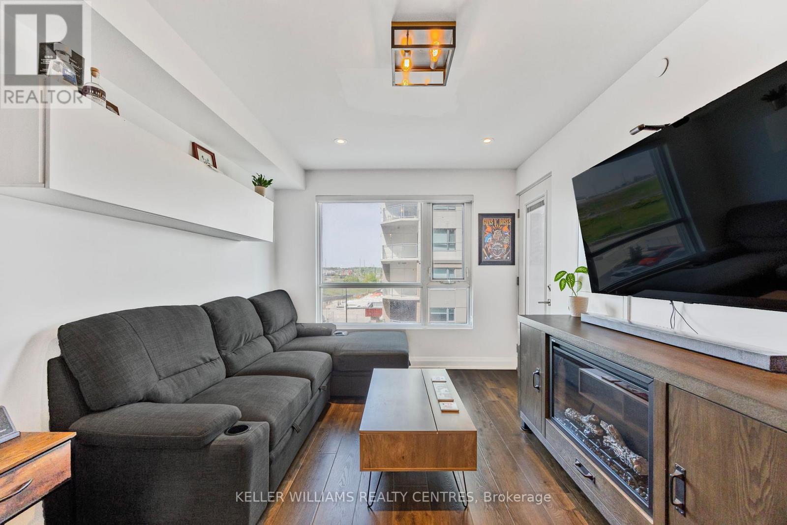 Photo 10 of 303 58 Lakeside Terrace, Barrie ON