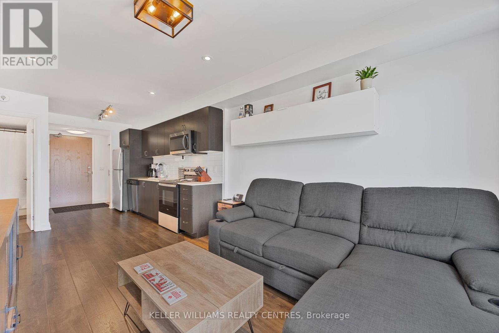 Photo 12 of 303 58 Lakeside Terrace, Barrie ON