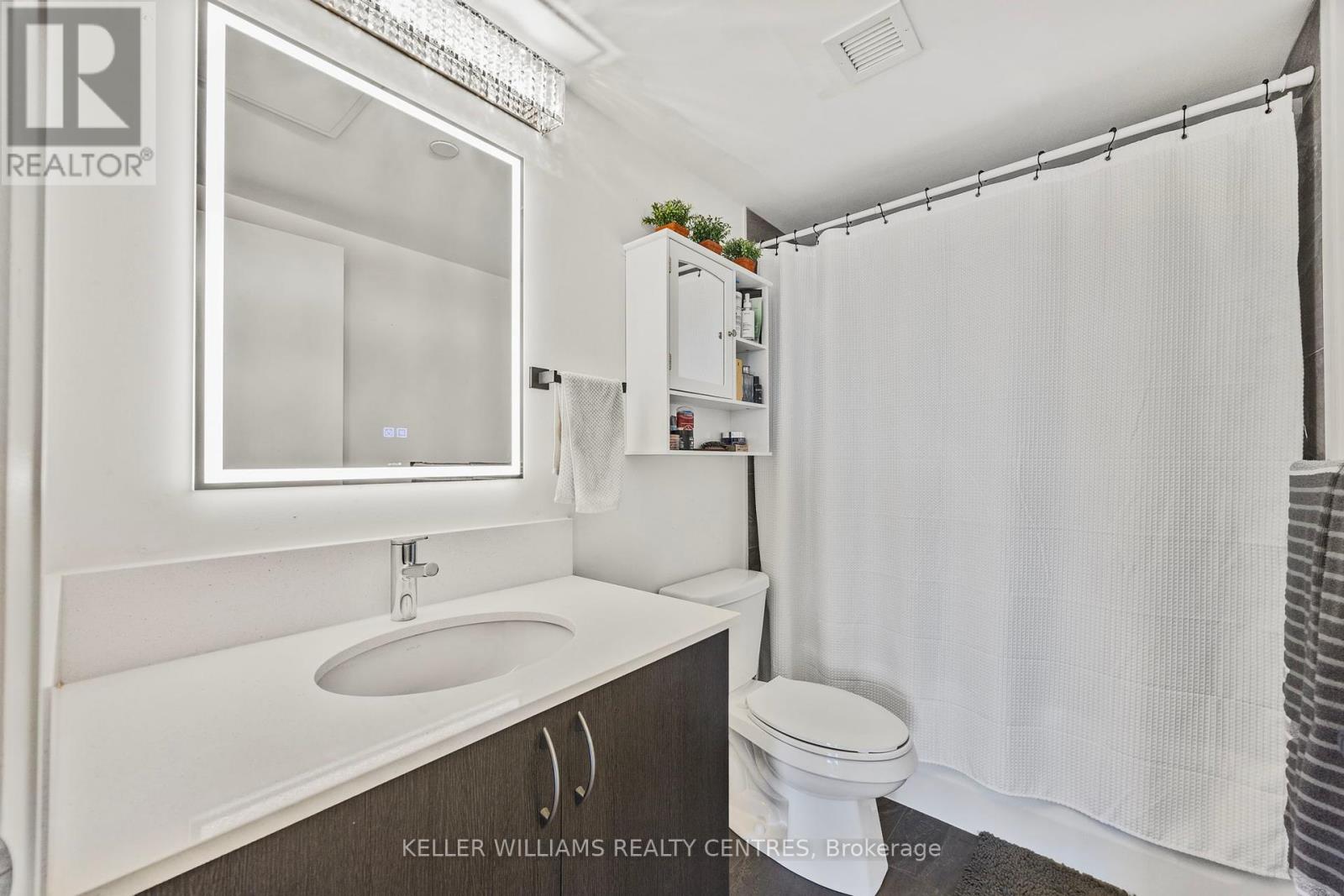 Photo 15 of 303 58 Lakeside Terrace, Barrie ON
