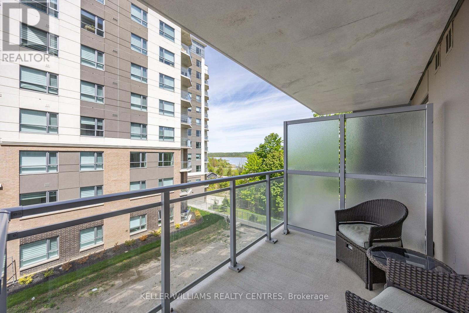 Photo 17 of 303 58 Lakeside Terrace, Barrie ON
