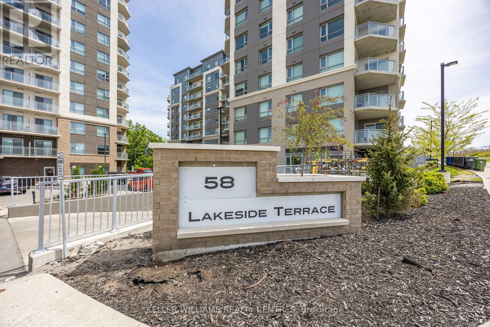 Photo 2 of 303 58 Lakeside Terrace, Barrie ON