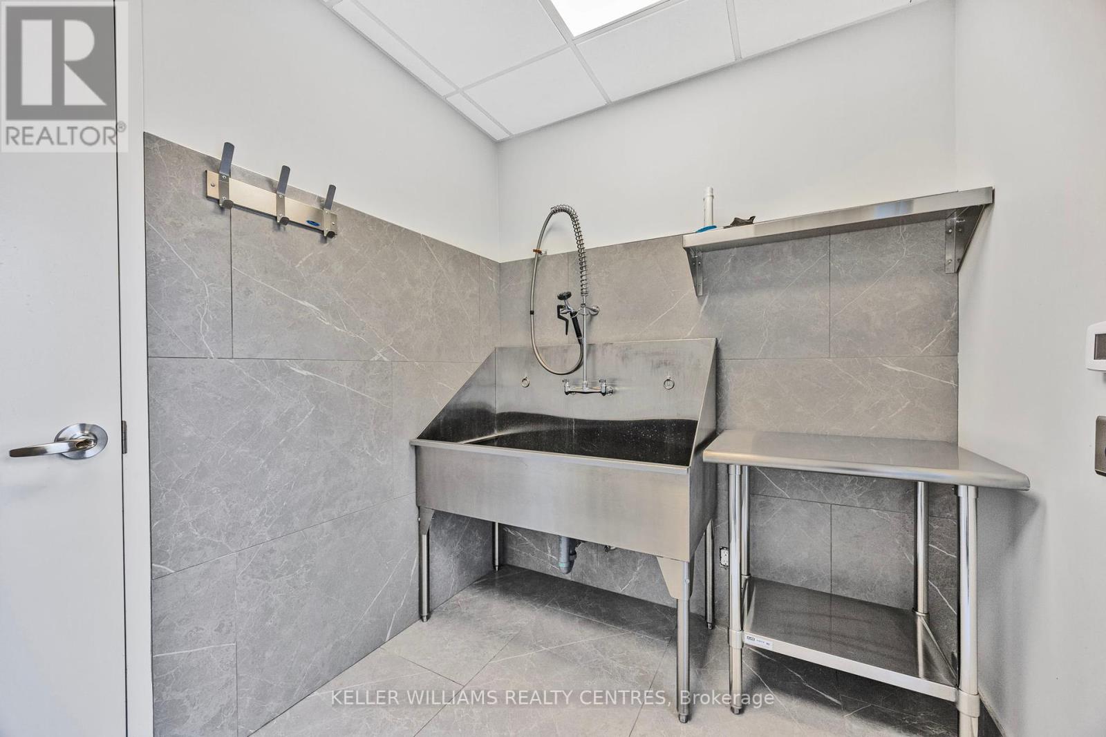 Photo 35 of 303 58 Lakeside Terrace, Barrie ON