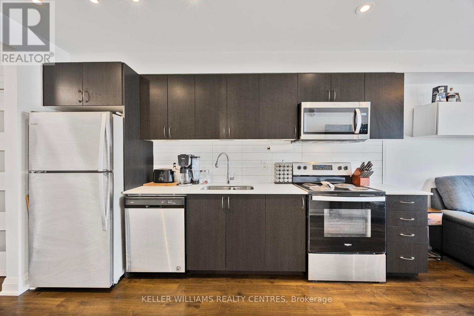 Photo 6 of 303 58 Lakeside Terrace, Barrie ON