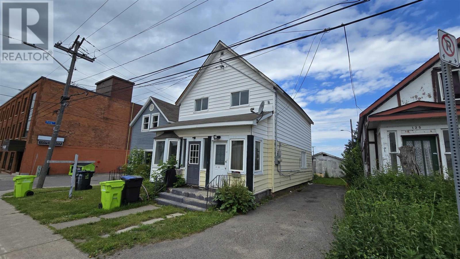 Photo 1 of 121 123 Elgin St, Sault Ste Marie ON