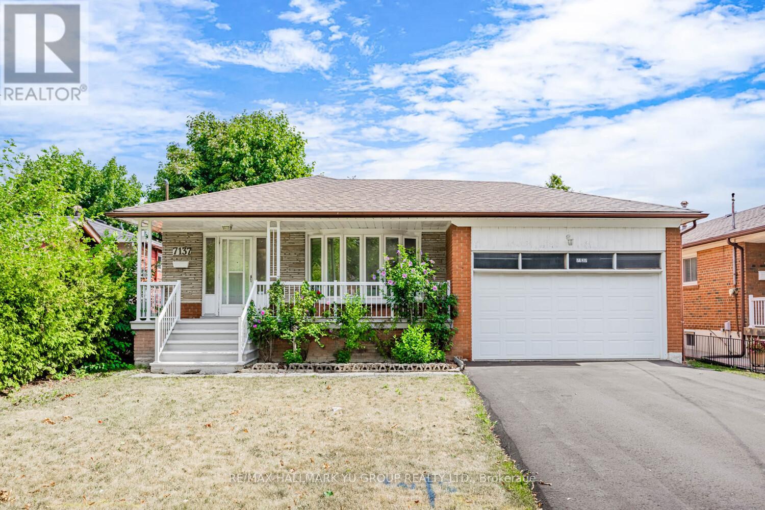 Photo 3 of 7137 Madiera Road, Mississauga ON