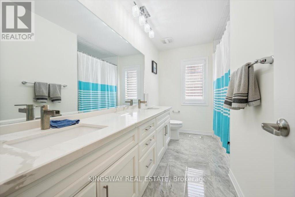 Photo 26 of 688 Kennedy Circle W, Milton ON
