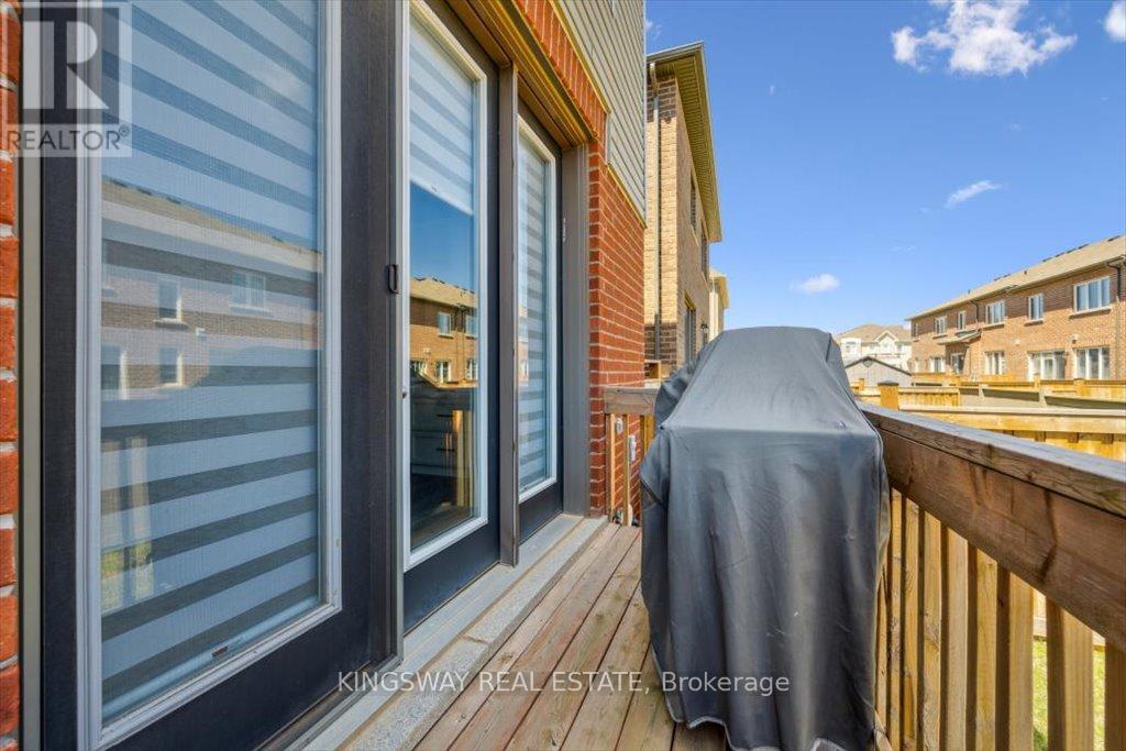 Photo 22 of 688 Kennedy Circle W, Milton ON